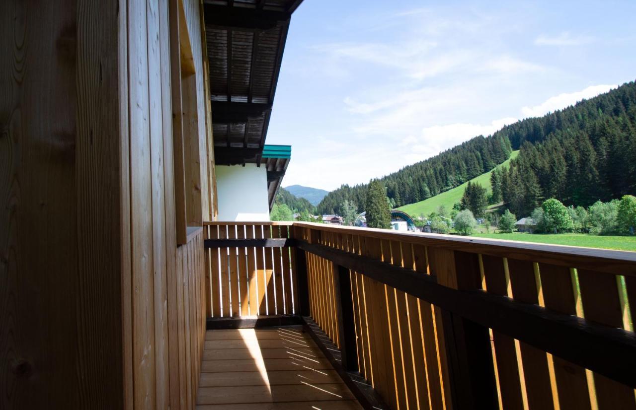 Essl In Filzmoos Hotel Exterior photo